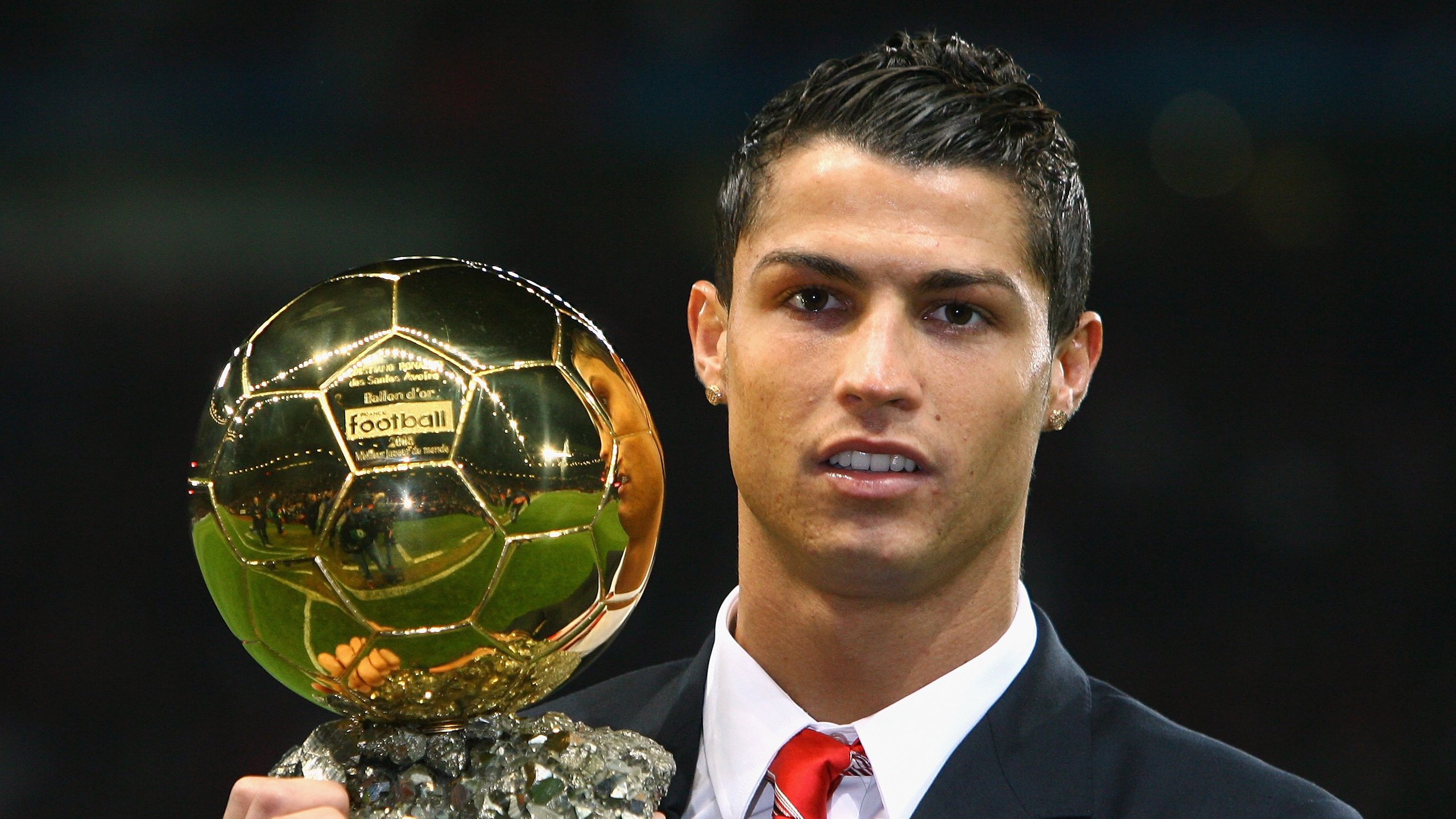 世界拳击职业联赛上海站 中国轻重量级名将点数优势击败俄罗斯悍将